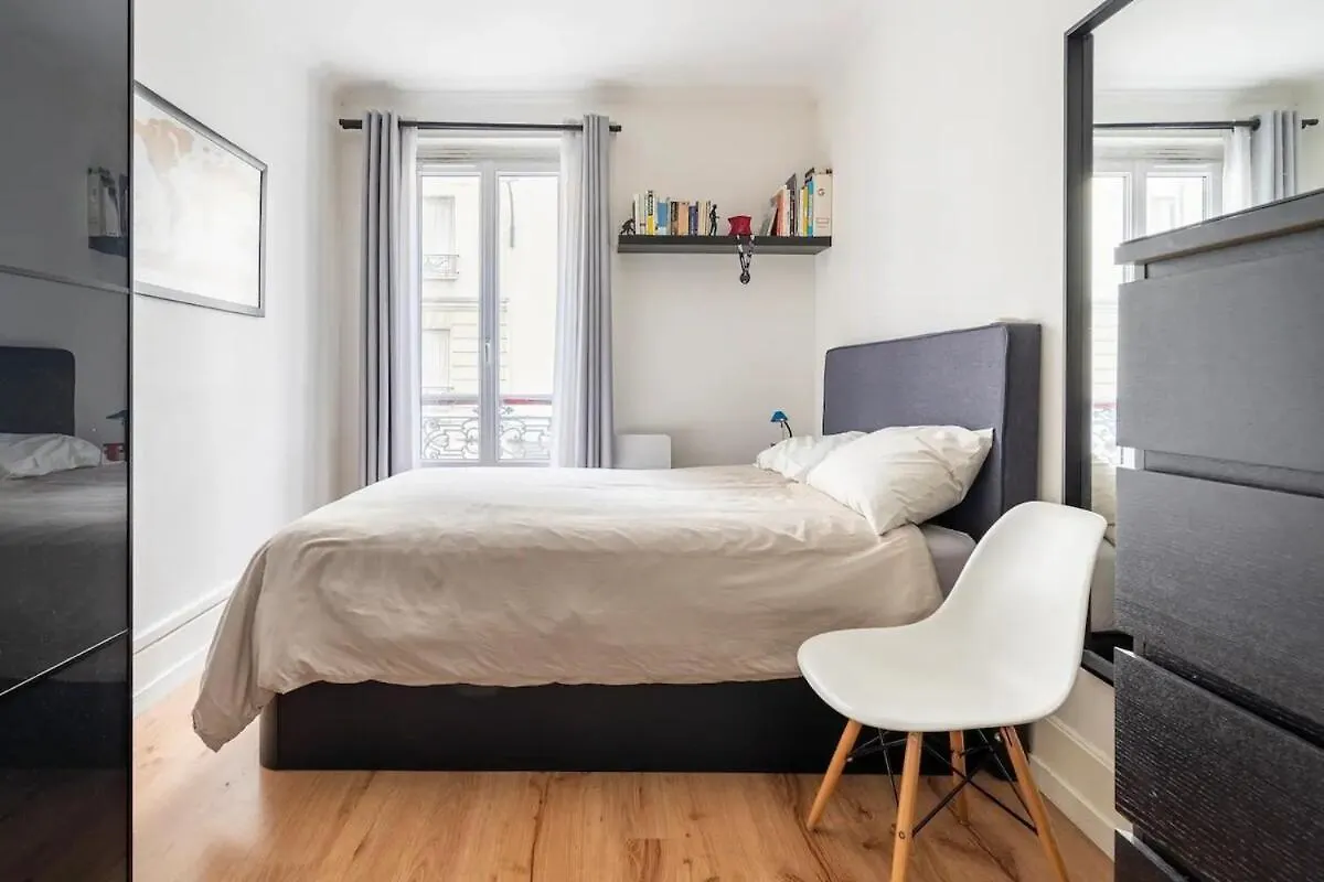Nice And Cozy Parisian Apartment France