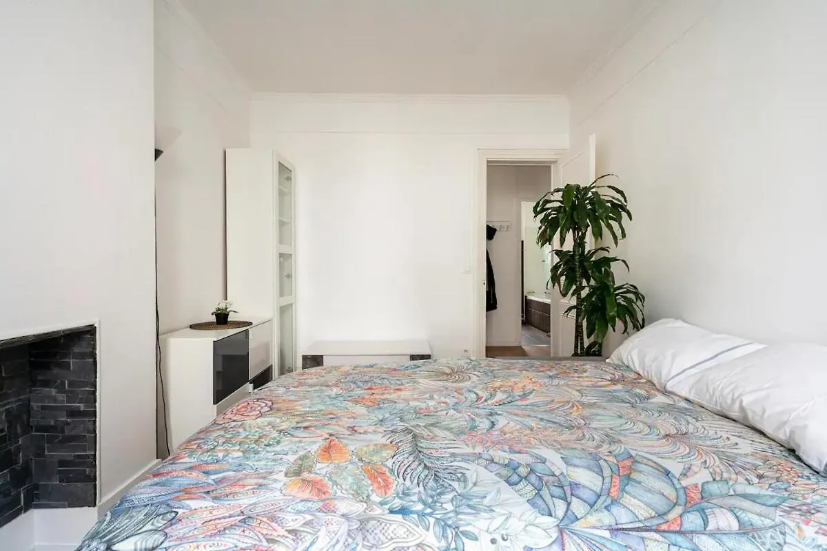 Nice And Cozy Parisian Apartment  Paris
