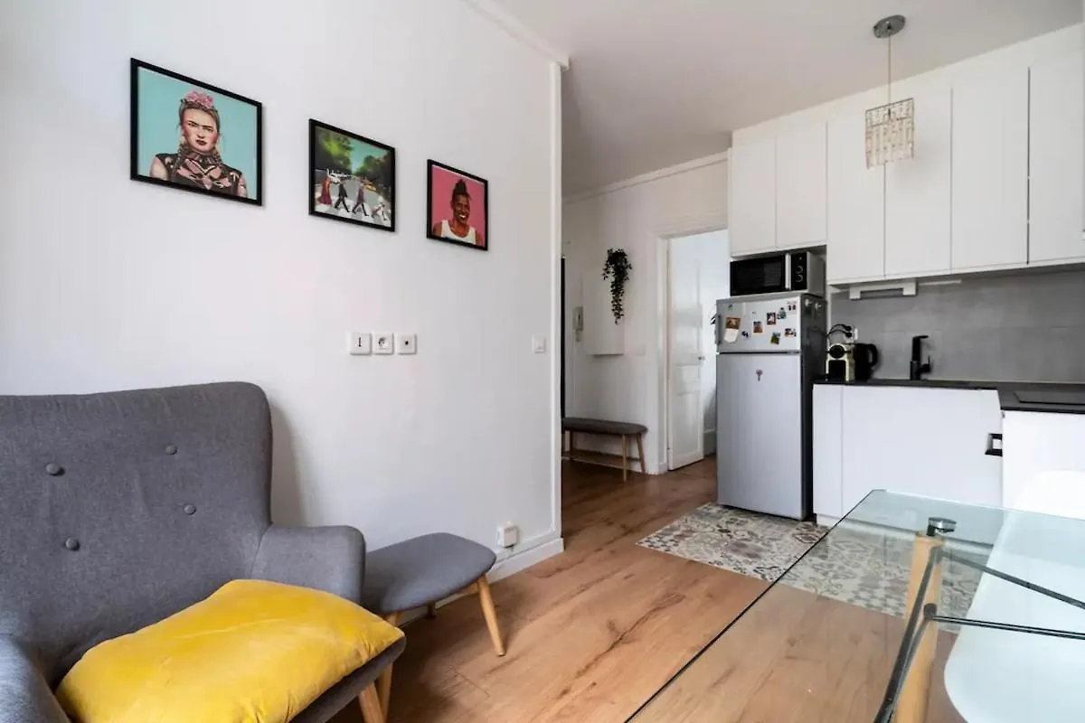 Nice And Cozy Parisian Apartment  Paris