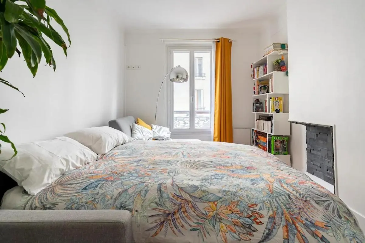 Nice And Cozy Parisian Apartment