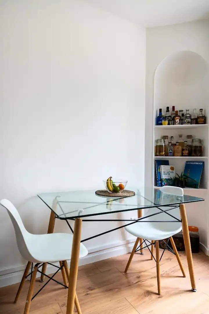 Nice And Cozy Parisian Apartment